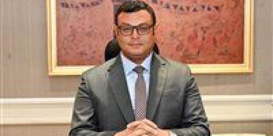 وزير الإسكان يتابع مشروعات المرافق والطرق ومشروع "ديارنا" السكني بمدينة العاشر من رمضان - هرم مصر