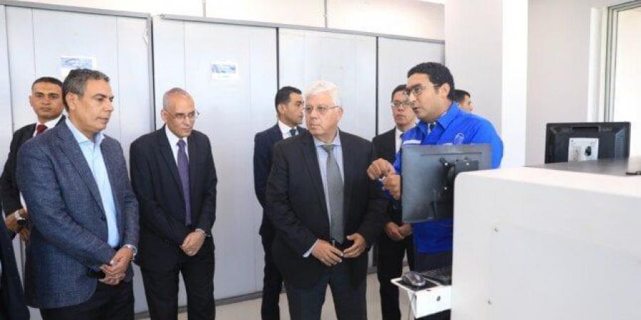 وزير التعليم العالي يتفقد مركز العربي للبحوث والتطوير ببنها ويشيد بالتعاون الصناعي الأكاديمي - هرم مصر
