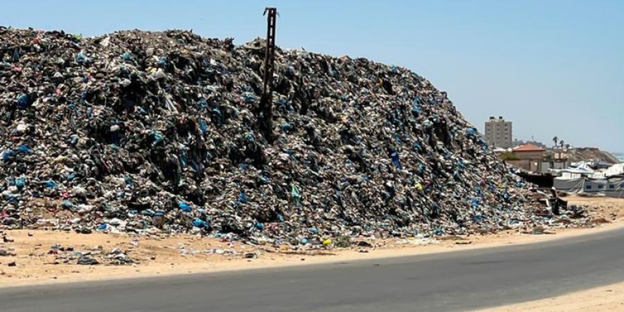 فوق الجوع.. مخيم النصيرات في غزة بلا مياه أو خدمات بلدية - هرم مصر
