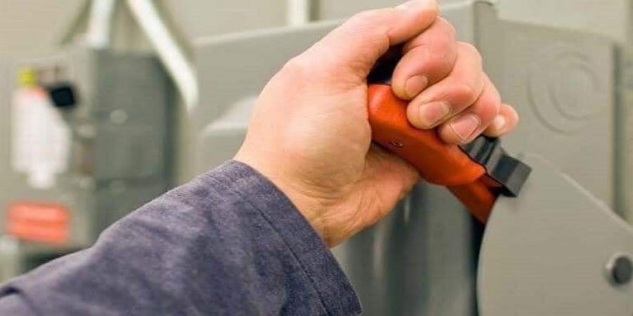 غدا.. فصل الكهرباء عن قرية كوم الحجنة وتوابعها بكفر الشيخ - هرم مصر