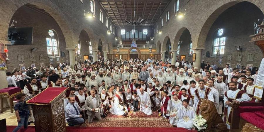 الاحتفال بعيد تأسيس إيبارشية هولندا بحضور عمدة المدينة | صور - هرم مصر