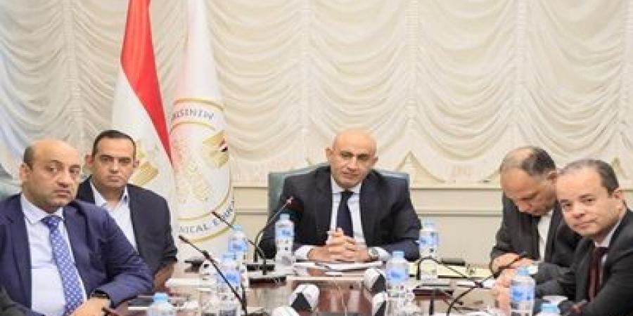وزير التعليم: عدم السماح بتأخير توزيع أوراق الأسئلة بامتحانات الثانوية العامة - هرم مصر