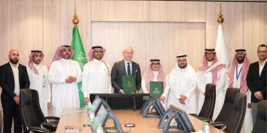 "نوفا" تطلق رحلة زراعة 200 ألف شجرة بالتعاون مع مركز تنمية الغطاء النباتي ومكافحة التصحر - هرم مصر