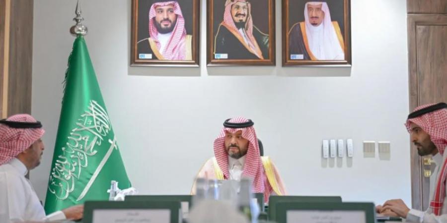أمير الحدود الشمالية يرأس اجتماعًا لمتابعة استعدادات مهرجان السمن 2025 - هرم مصر