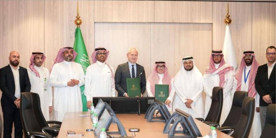 نوفا تطلق رحلة زراعة 200 ألف شجرة بالتعاون مع مركز تنمية الغطاء النباتي ومكافحة التصحر - هرم مصر