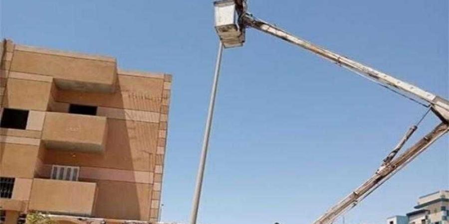الإسكان: مواصلة استبدال كشافات الإنارة الصوديوم بليد وإزالة وصلات المياه الخلسة بالمدن الجديدة - هرم مصر
