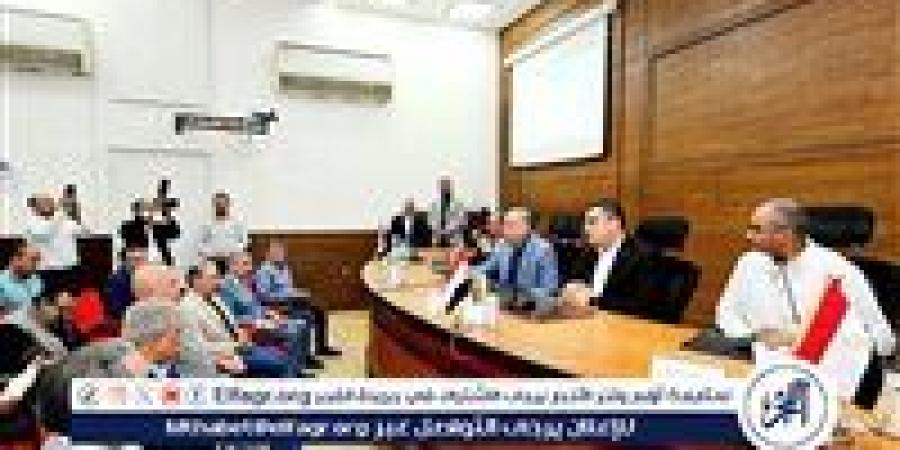 وزير الإسكان يستعرض مشروعات مياه الشرب والصرف الصحي في المنيا - هرم مصر