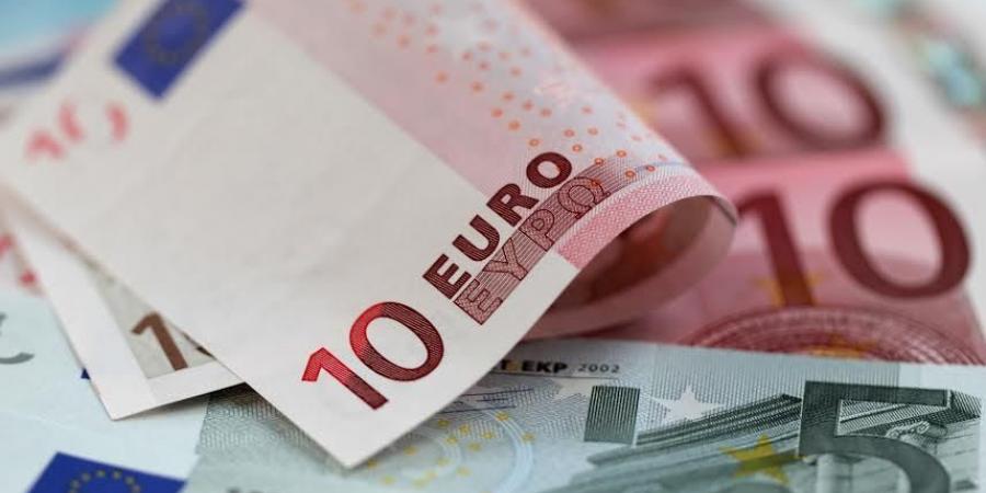 متداولو العملات يتخلون عن الدولار لصالح اليورو في سوق الخيارات - هرم مصر