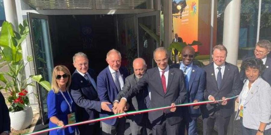 وزير الاتصالات وتكنولوجيا المعلومات يشارك فى فعالية إطلاق مركز الذكاء الاصطناعى للتنمية المستدامة - هرم مصر