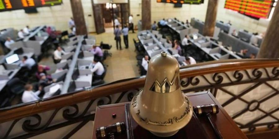 ارتفاع مؤشرات البورصة المصرية رغم الضربة الأمريكية  - هرم مصر