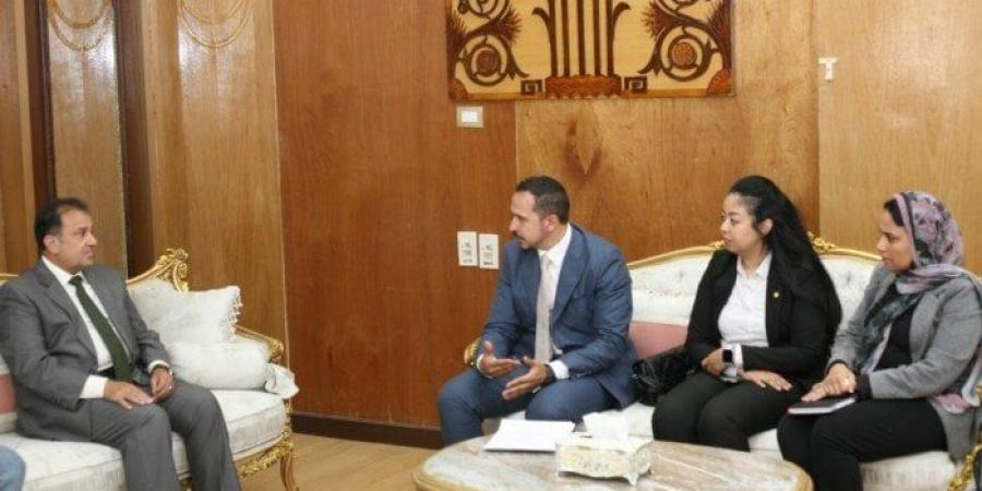 رئيس جامعة جنوب الوادي يستقبل وفد البنك الأهلي لبحث تعزيز التعاون المشترك - هرم مصر