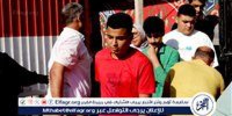 بدء إجراءات تفتيش الطلاب الثانوية العامة أمام اللجان استعدادا لاختبار اللغة العربية - هرم مصر