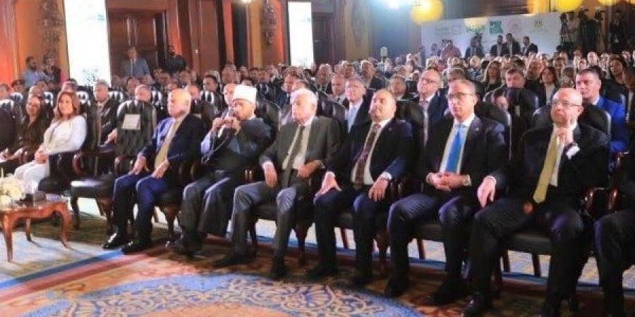 محافظ بني سويف يشارك في تدشين مبادرة "سكن كريم".. ويؤكد: جارى تنفيذ 1616 مشروعا ضمن حياة كريمة بتكلفة 12 مليار جنيه - هرم مصر