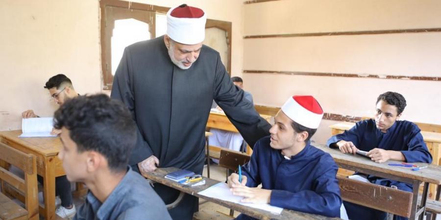 طلاب الأدبي يؤدون امتحانات الثانوية الأزهرية اليوم في مادة الصرف - هرم مصر