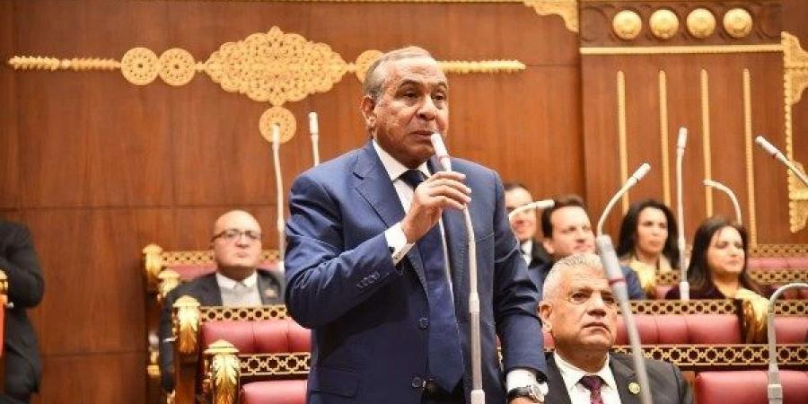 نائب يطالب بـ إجراء كشف هيئة للراغبين في دخول كليات التربية - هرم مصر