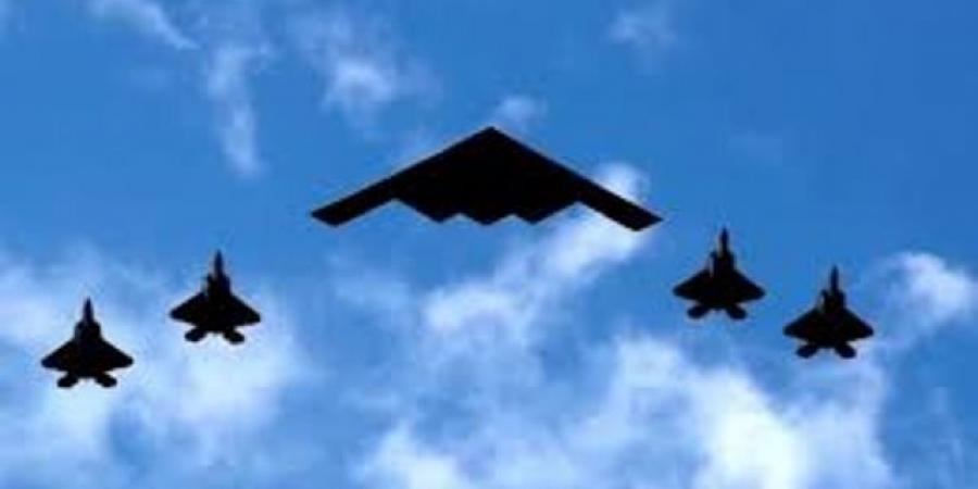 واشنطن بوست: قاذفات B-2 الأمريكية تعبر المحيط الهادئ بينما يدرس ترامب توجيه ضربات لإيران - هرم مصر