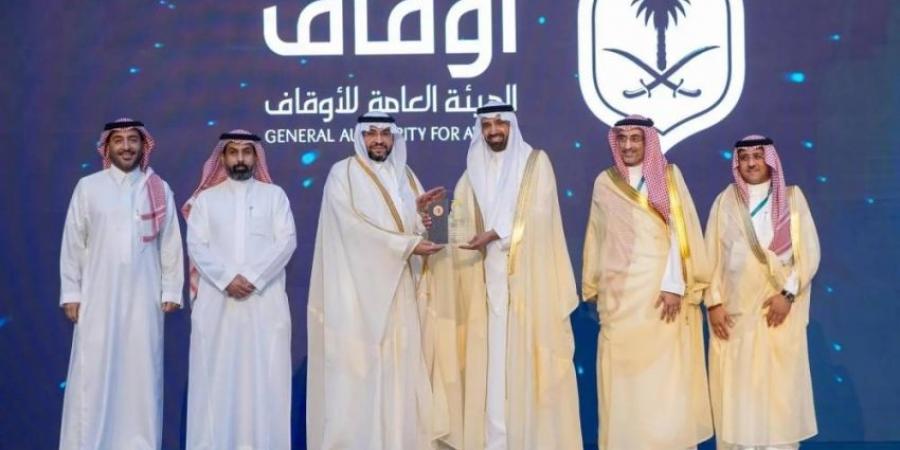وزير الموارد البشرية يسلّم (9) جهات حكومية جائزة الارتباط الوظيفي لعام 2024 - هرم مصر