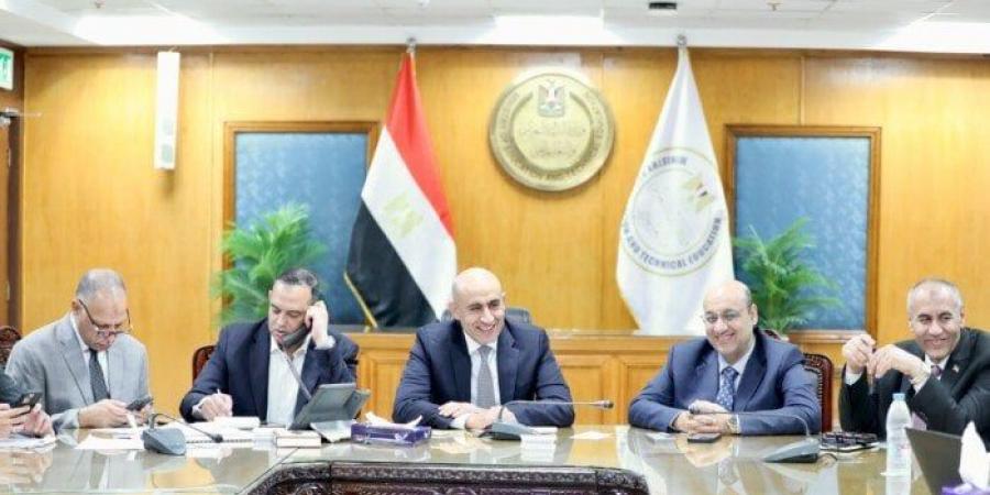 وزير التعليم يشدد على الالتزام بتطبيق الإجراءات الاحترازية خلال امتحانات الثانوية العامة - هرم مصر