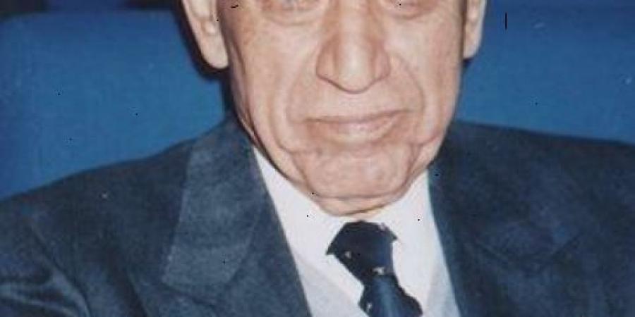 أهم مخرجى السينما المصرية..ذكرى رحيله..ترك العمل بالمنسوجات ولقاء نيازى مصطفى غيرت حياته - هرم مصر