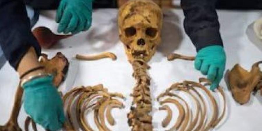 اكتشاف مومياء عمرها ألف عام في ليما أثناء حفر أنابيب الغاز - هرم مصر
