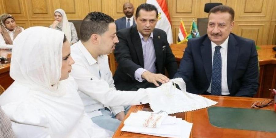 محافظ المنوفية وكيلاً لعروسة يتيمة من مؤسسة تربية البنات بشبين الكوم - هرم مصر