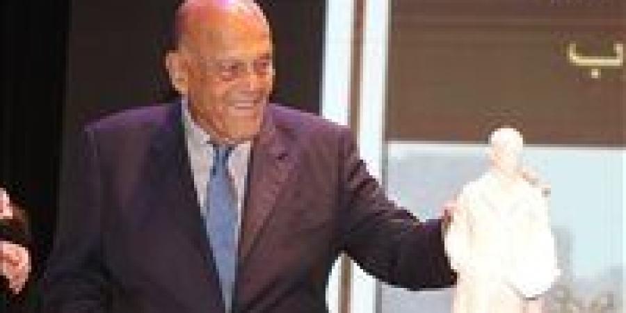 ملك القلوب..مصر تكرم الدكتور مجدي يعقوب بوضع تمثال من البرونز في ميدان الكيت كات - هرم مصر