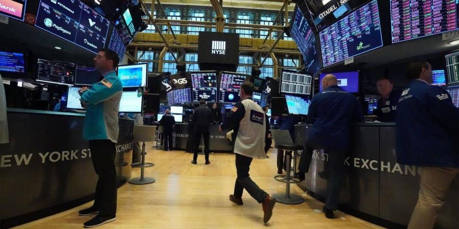 الأسهم الأمريكية ترتفع مع هدوء الرد الإيراني.. والنفط يهبط 6% - هرم مصر