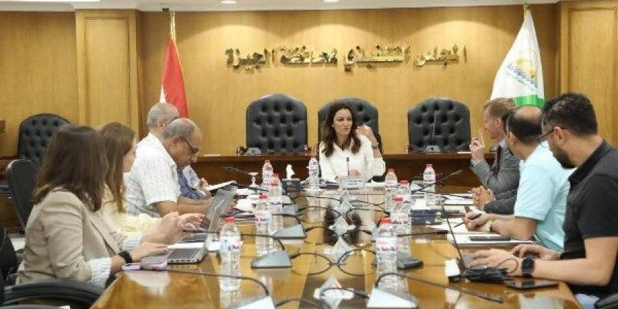 نائب محافظ الجيزة تناقش آليات تنفيذ مخططات التنمية المتكاملة وتحديث مخططات التطوير بكرداسة والبدرشين - هرم مصر