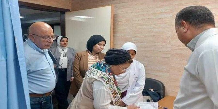 نائب وزير الصحة تتفقد عدد من المنشآت الصحية في محافظة قنا ضمن زيارة ميدانية مكثفة - هرم مصر
