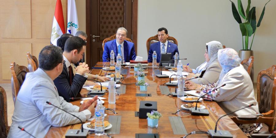 وزير الشباب يبحث التعاون مع رئيس التنظيم والإدارة - هرم مصر