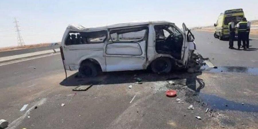 إصابة 5 أشخاص في حادث انقلاب ميكروباص بالفيوم - هرم مصر