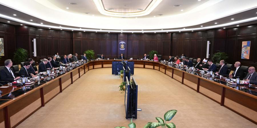 عاجل .. مجلس الوزراء يوافق على مشروع قرار ترقية العاملين بالجهاز الإداري للدولة - هرم مصر