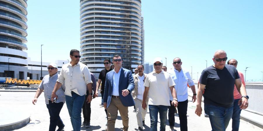 وزير الإسكان يتفقد المدينة التراثية بمدينة العلمين الجديدة - هرم مصر
