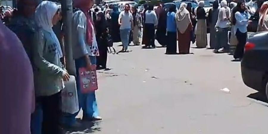 التاريخ يسعد طلاب الثانوى بكفرالشيخ والفيزياء الوقت غير كاف  - هرم مصر