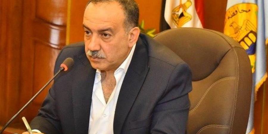 محافظ أسيوط يستجيب لأهالي نجع سبع: إنشاء مدرستين وتوفير أطباء وإسعاف - هرم مصر