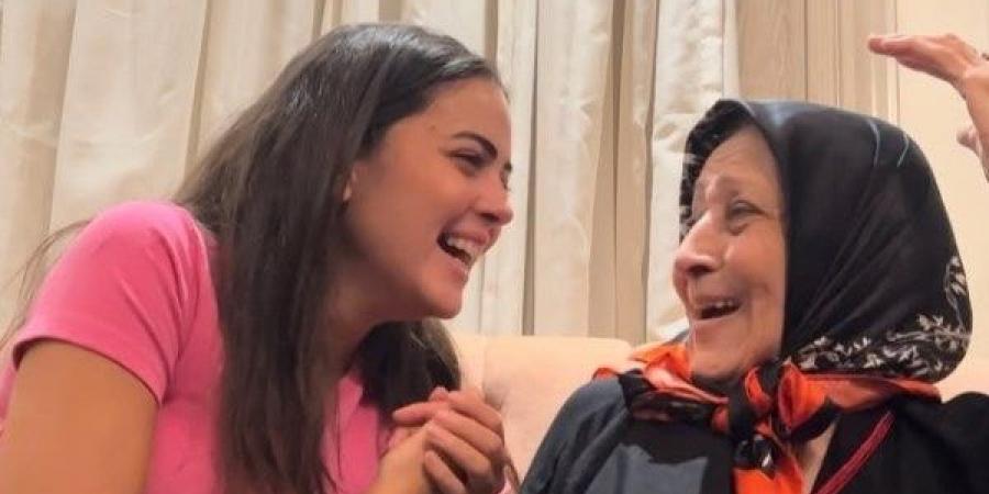 وئام مجدي لجدتها الراحلة: كل اللي أنا فيه بسببك انتي - هرم مصر