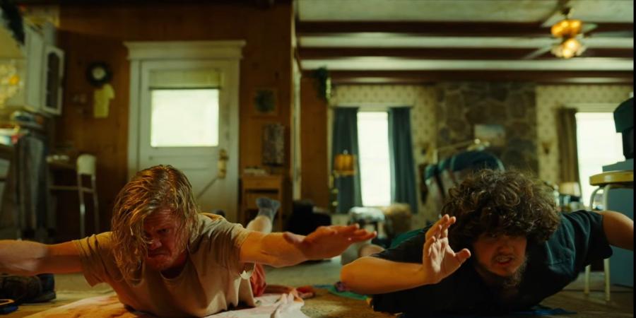 تفاصيل فيلم Bugonia رابع تعاون بين يورجوس لانثيموس وإيما ستون - هرم مصر