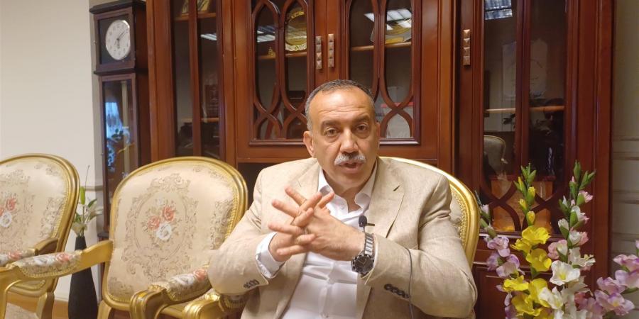 محافظ أسيوط: استلام شحنة من الأدوية و15 كرسيًا كهربائيًا متحركًا - هرم مصر