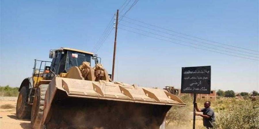 وزير الإسكان: إزالة التعدي واسترداد مساحة 153 فدانًا بمدينة سفنكس الجديدة - هرم مصر