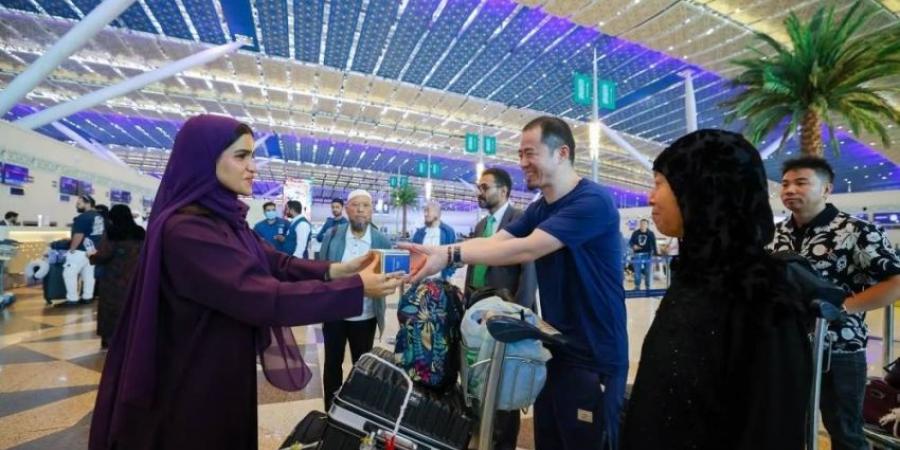 مطار جدة يدشّن أولى رحلات طيران هاينان الصينية - هرم مصر