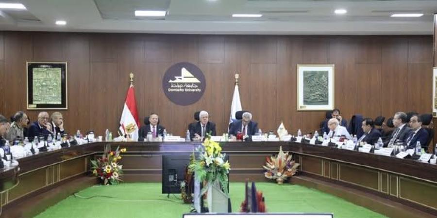 خلال ترؤسه اجتماع الأعلى.. وزير التعليم العالي يعلن جاهزية مكتب التنسيق الرئيسي بجامعة القاهرة لبدء أعماله - هرم مصر