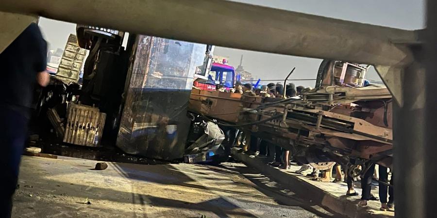 بـ قواطع كهربائية.. الحماية المدنية تحاول استخراج جثمان سيدة حادث الأوتوستراد - هرم مصر