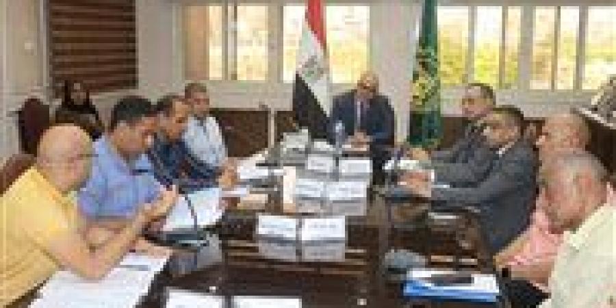 محافظ القليوبية يترأس اجتماع اللجنة العليا للإعلانات بمحافظة القليوبية - هرم مصر