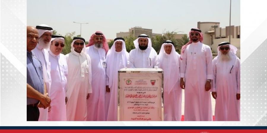رئيس مجلس الأوقاف السنية يضع حجر الأساس لمسجد علي بن هاشم السيد بالمحافظة الجنوبية - هرم مصر