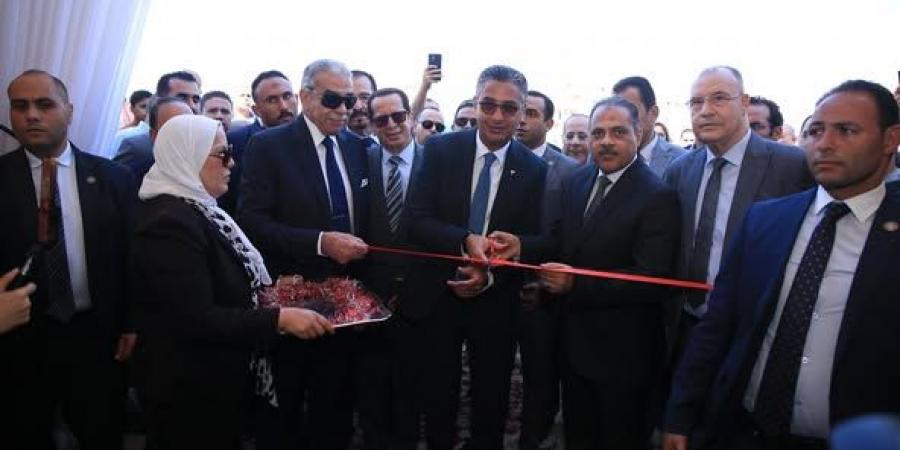 وزير التموين ومحافظ الشرقية يفتتحان سوق اليوم الواحد بالعاشر من رمضان - هرم مصر