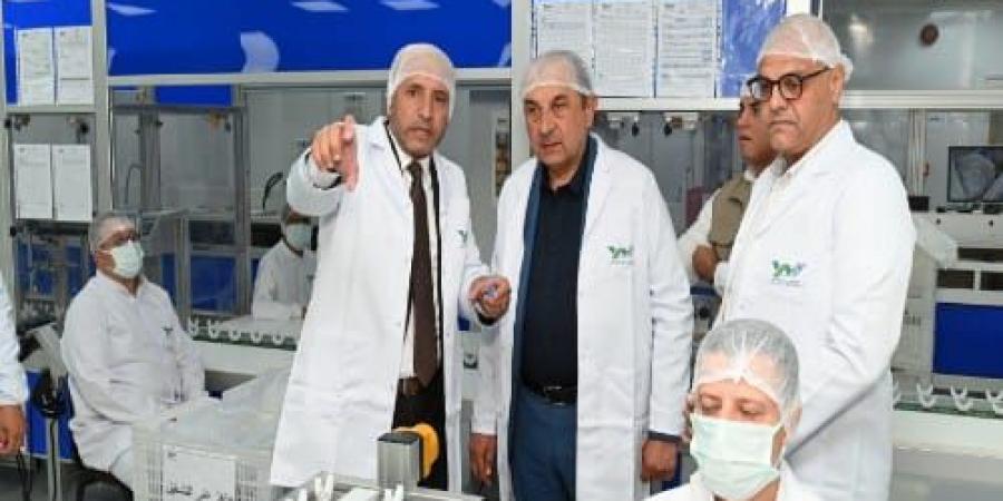 تشغيل مصنع فلاتر غسيل الكلى ضمن جولة وزير قطاع الأعمال بشركة النصر بالخانكة - هرم مصر