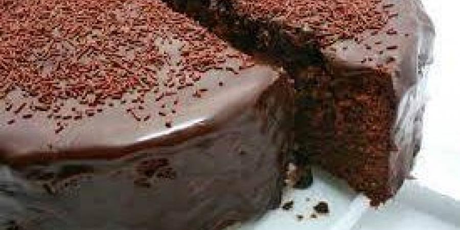 في 10 دقائق.. اصنعي كيكة الشوكولاتة على البوتجاز من غير فرن - هرم مصر