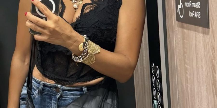 نيللي كريم تخطف الانظار بإطلالة جريئة - هرم مصر