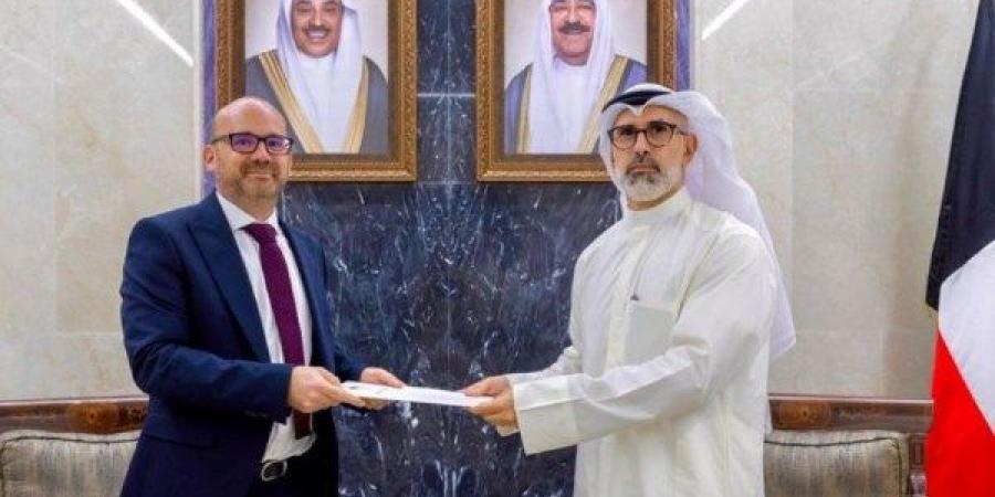 ماكرون يوجّه دعوة رسمية إلى أمير الكويت لزيارة فرنسا - هرم مصر