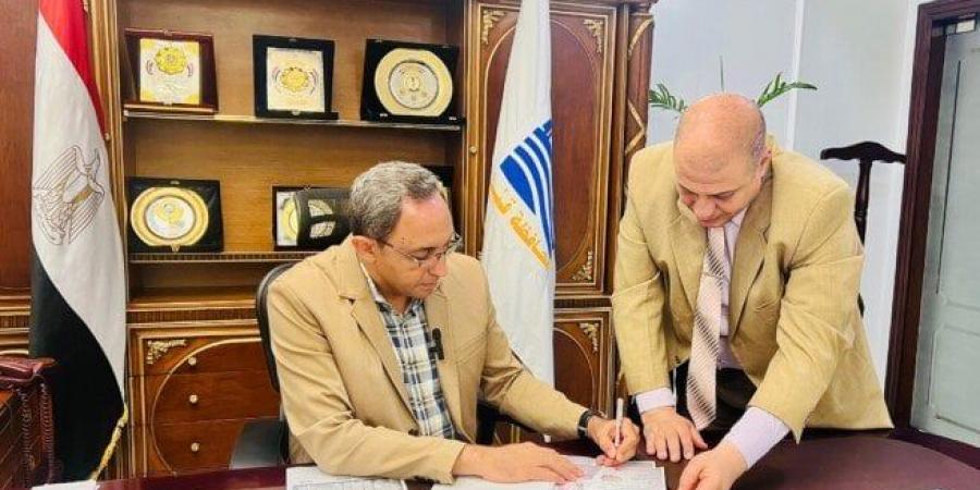 بالفيديو: محافظ قنا يعتمد نتيجة الشهادة الإعدادية بنسبة نجاح 68%.. وإعلانها رسميًا بالمدارس صباح الثلاثاء - هرم مصر